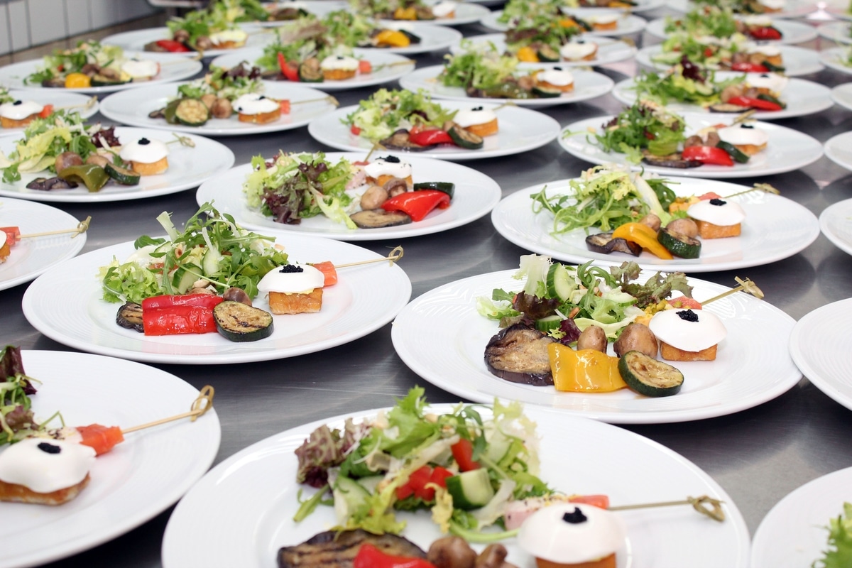 How to Plan Catering for an Event: A Step-by-Step Guide